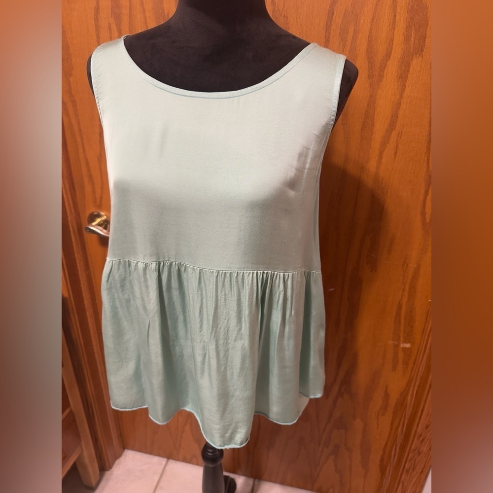 Lauren Vidal from Paris!! sleeveless tank blouse size medium- Viscose